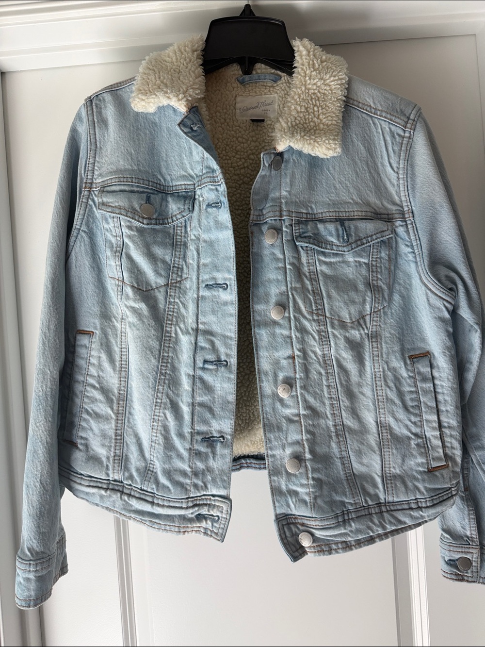 Universal Thread Cream Sherpa-Lined Denim Jacket Collar Detail